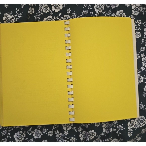 E. PLURIBUS ONION Chicago Latin School Parent Council 1976 Vtg Spiral Cook Book - Picture 8 of 12